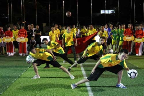 Freestyle football promoted in Vietnam - ảnh 1