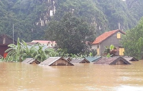 PM calls for active efforts to overcome aftermath of flood - ảnh 1
