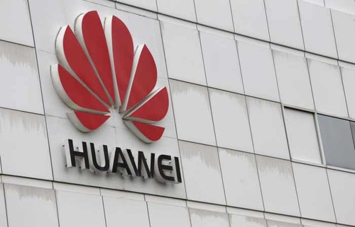 US to issue licenses for supply of non-sensitive goods to Huawei - ảnh 1