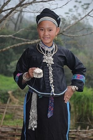 Traditional clothes of the Nung - ảnh 2