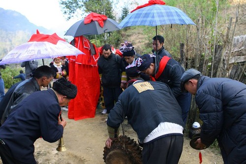 Music in wedding ritual of Red Dao in Lao Cai province - ảnh 2