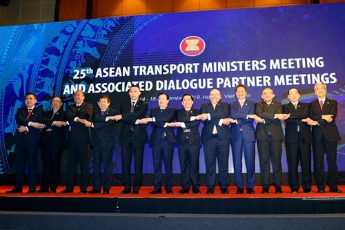 ASEAN Transport Ministers strengthen transport connectivity - ảnh 1