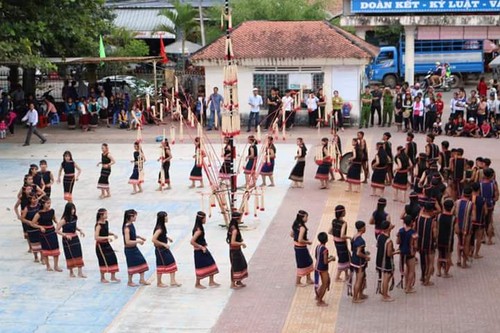 Xoang dance of the Ba Na - ảnh 2