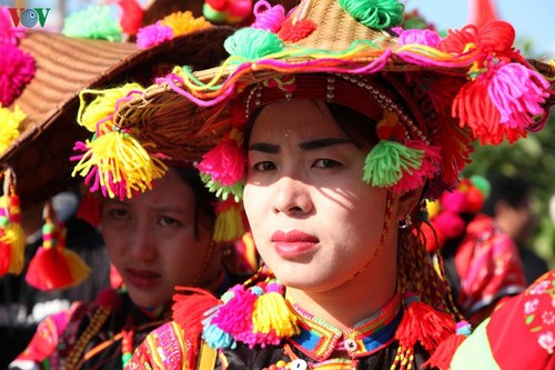 New Year “Con” throwing festival tightens Vietnam, Laos, China bonds - ảnh 12