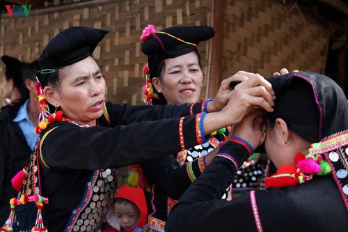 New Year “Con” throwing festival tightens Vietnam, Laos, China bonds - ảnh 15
