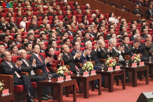 Grand meeting marks 90th founding anniversary of Communist Party of Vietnam - ảnh 2
