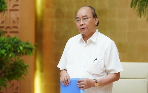 PM allows opening of essential trade services  - ảnh 1