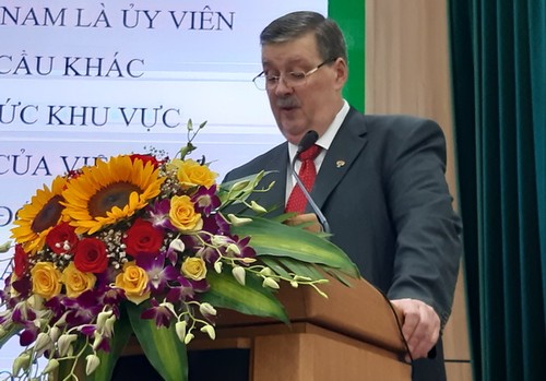 Photo exhibition marks 70 years of Vietnam-Russia relations - ảnh 2