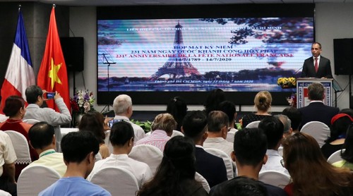 Vietnam, France strengthen strategic partnership - ảnh 1
