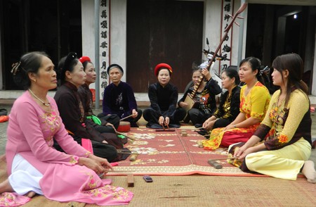 Hung Yen province works to revive Ca trù ceremonial singing - ảnh 2