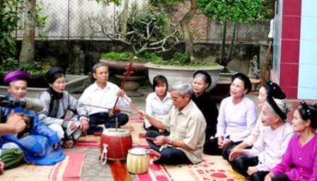 Hung Yen province works to revive Ca trù ceremonial singing - ảnh 1