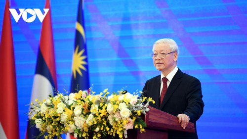 37th ASEAN Summit and Related Summits open - ảnh 1