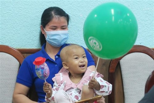 First autologous stem cell transplant successfully performed on 32-month-old child - ảnh 1