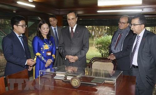 Photo exhibition marks 60 years of Vietnam – Morocco diplomatic ties - ảnh 1