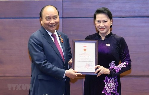 Award for effective operations presented to 14th NA deputies - ảnh 1