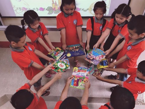 “Footsteps of Books” spreads reading culture in schools - ảnh 3