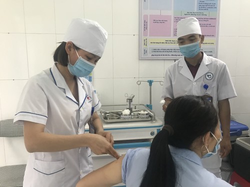 280,000 Vietnamese fully vaccinated with double-dose coronavirus vaccines - ảnh 1