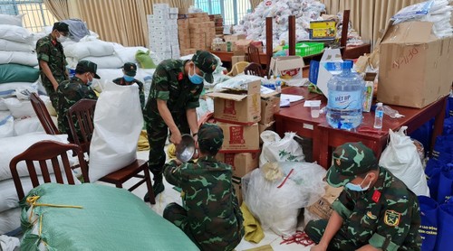 Soldiers give HCMC residents greater confidence in pandemic fight - ảnh 2