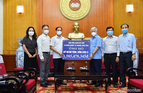 Overseas Vietnamese donate to COVID-19 fight - ảnh 1