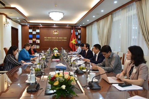 Vietnam, UNICEF join hands to ensure no child is left behind - ảnh 1