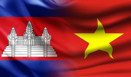 President Nguyen Xuan Phuc leaves for state visit to Cambodia - ảnh 1