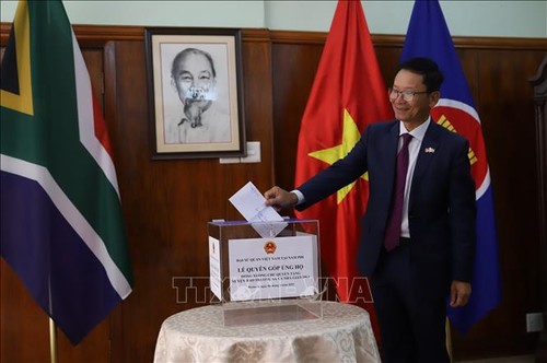 Overseas Vietnamese in South Africa donate to protect Vietnam’s national sovereignty - ảnh 1