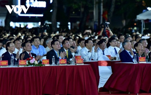 Hai Phong opens its Red Phoenix Flower Festival 2022 - ảnh 1