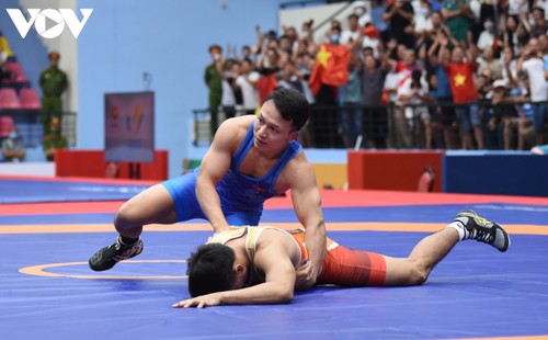 Wrestling team brings home 17 golds at SEA Games 31 - ảnh 7