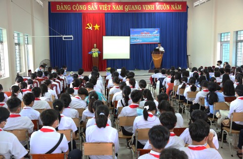 Information dissemination about seas and islands for teachers and students in Ba Ria-Vung Tau province - ảnh 1