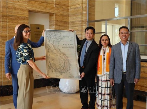 Vietnam gifts ancient national map to House of European History - ảnh 1
