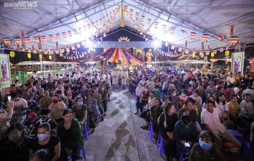 Thousands of Buddhist followers celebrate Vu Lan Festival - ảnh 3