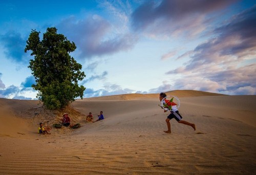 Nam Cuong red sand dune in Ninh Thuan province - ảnh 10
