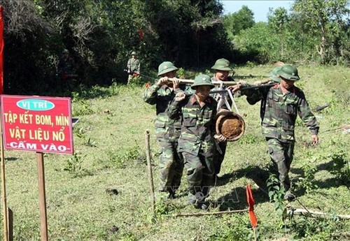 PM orders review of legal enforcement over UXO clearance - ảnh 1
