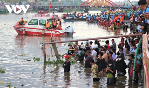 Khmer boat race excites crowds in southern Vietnam - ảnh 9