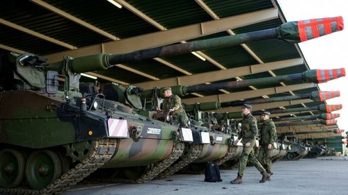 EU to steer additional 70 billion euros to military in 2025 - ảnh 1
