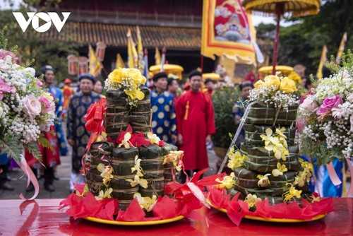 Re-creation of ceremony to offer specialties to Hue royal court  - ảnh 10