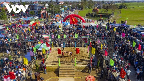 Wrestling festival excites crowds in early Spring - ảnh 2