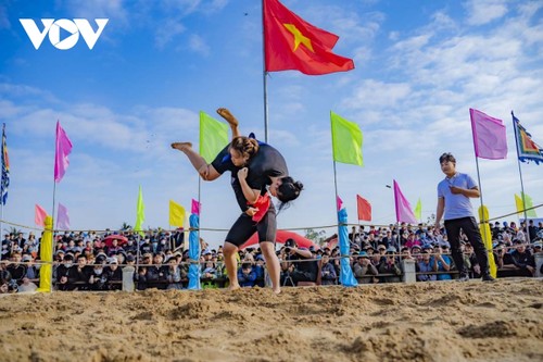Wrestling festival excites crowds in early Spring - ảnh 9