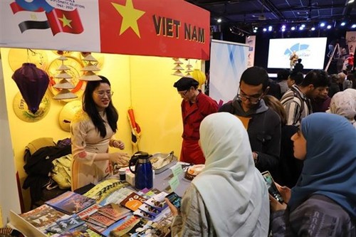 Vietnam impresses visitors at cultural festival in Egypt - ảnh 1