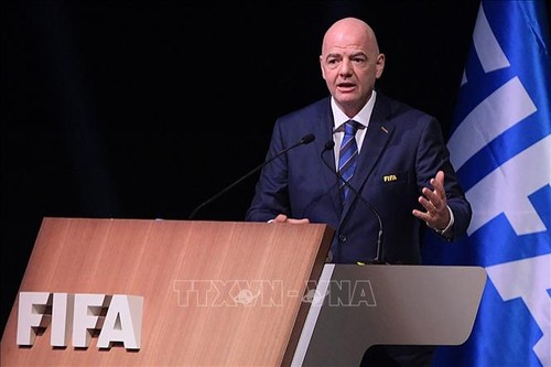 Infantino re-elected FIFA president for third term - ảnh 1
