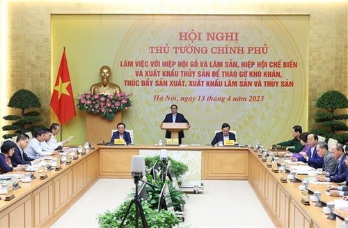 PM chairs conference on production, export of forest-fishery products  - ảnh 1