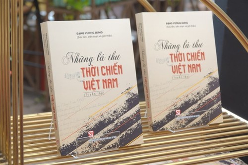 New book collection of wartime letters hits the shelves - ảnh 1