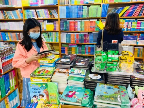 Children's book sales up after pandemic - ảnh 1