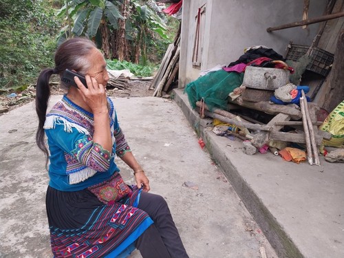 Ethnic people in Lao Cai benefit from public telecommunications services - ảnh 1