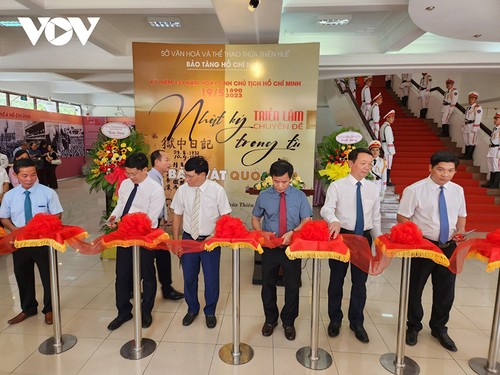 Book launch, exhibitions highlight great man Ho Chi Minh - ảnh 2