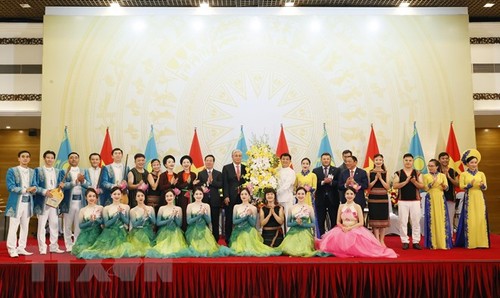 Vietnam, Kazakhstan are good friends in new development path, says President Vo Van Thuong - ảnh 2