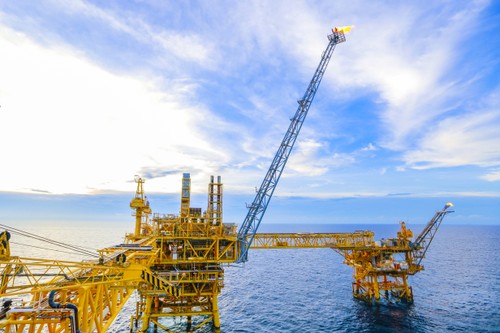 Petrovietnam completes 2023 State budget contribution target after 7 months - ảnh 1