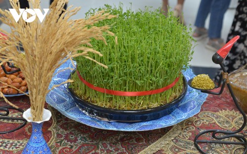 Iranian New Year of Nowruz celebrated with half-sin table being jewel on the crown - ảnh 3