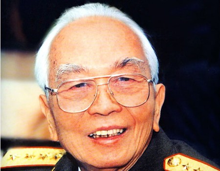 A la demande des “villageois” Trân Dang Khoa écrit sur le général Giap  - ảnh 1