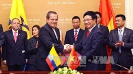 Le ministre des Affaires étrangères équatorien au Vietnam  - ảnh 1